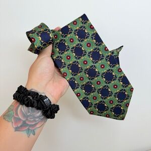 Paolo Gucci 100% silk tie